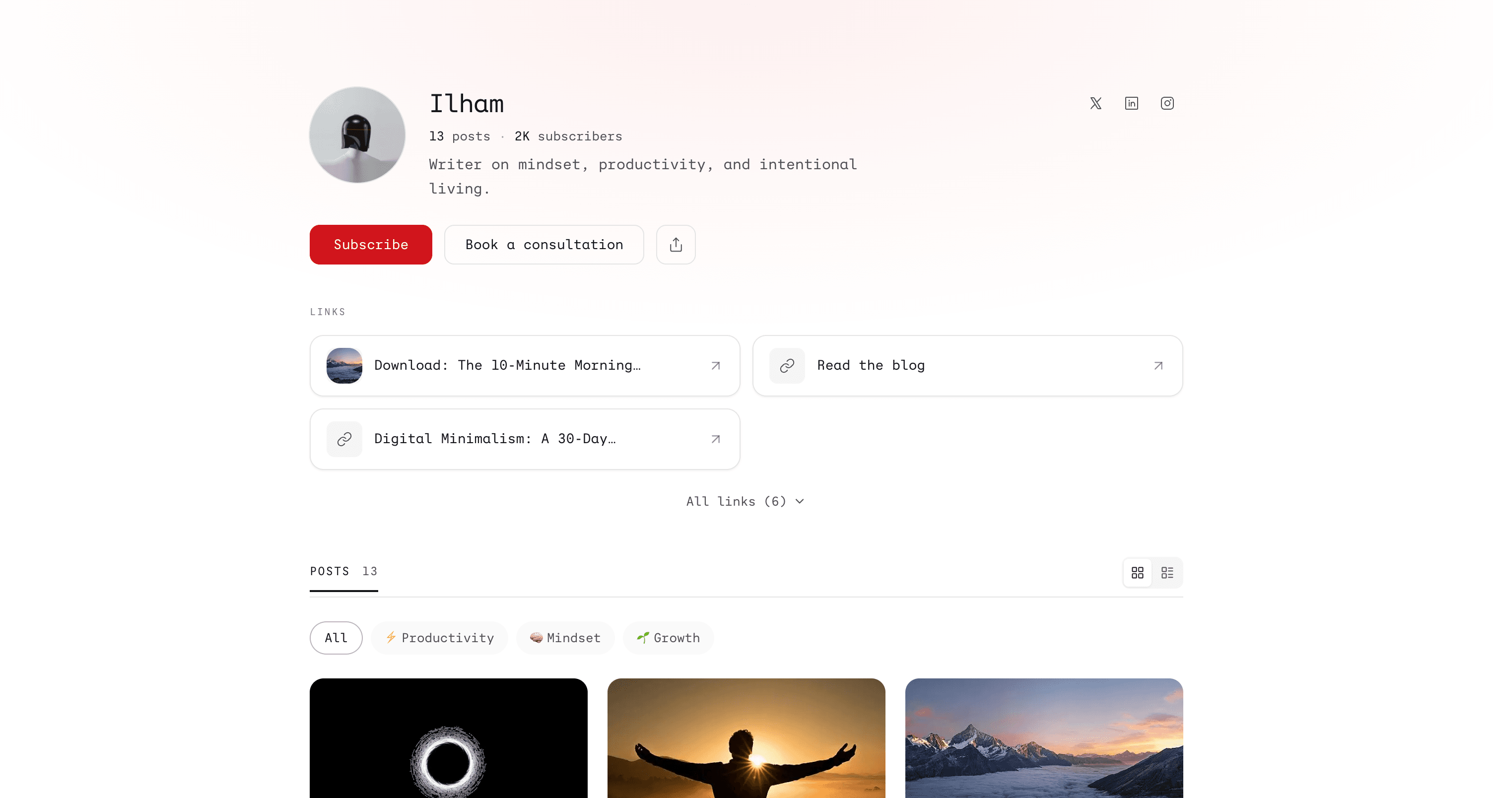 A Nashra Hub with posts and a subscribe form